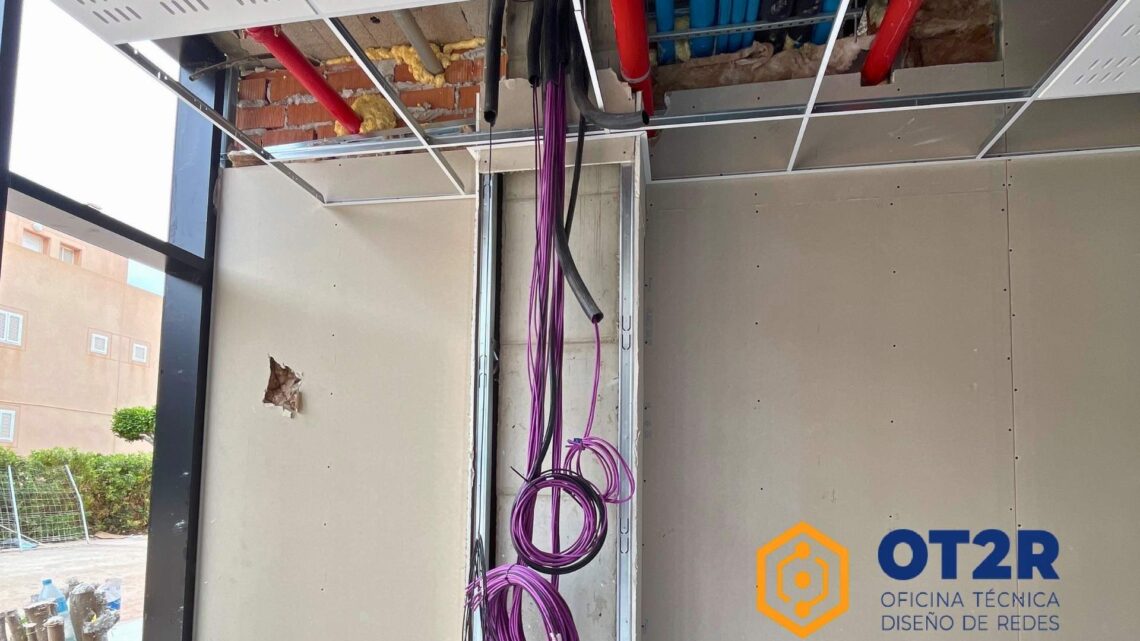 Controladoras SDN en redes GPON para hoteles: eficiencia y gestión inteligente